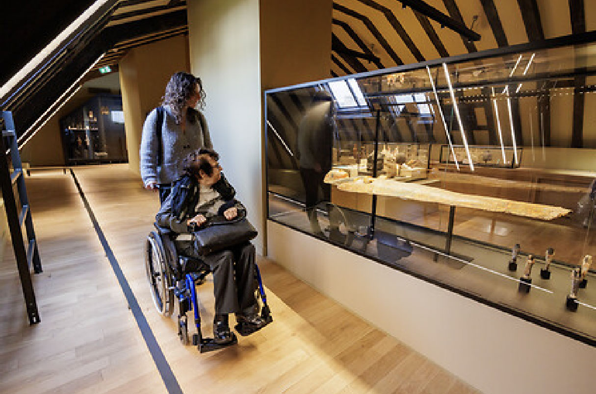 Le musée est intégralement accessible aux personnes à mobilité réduite.